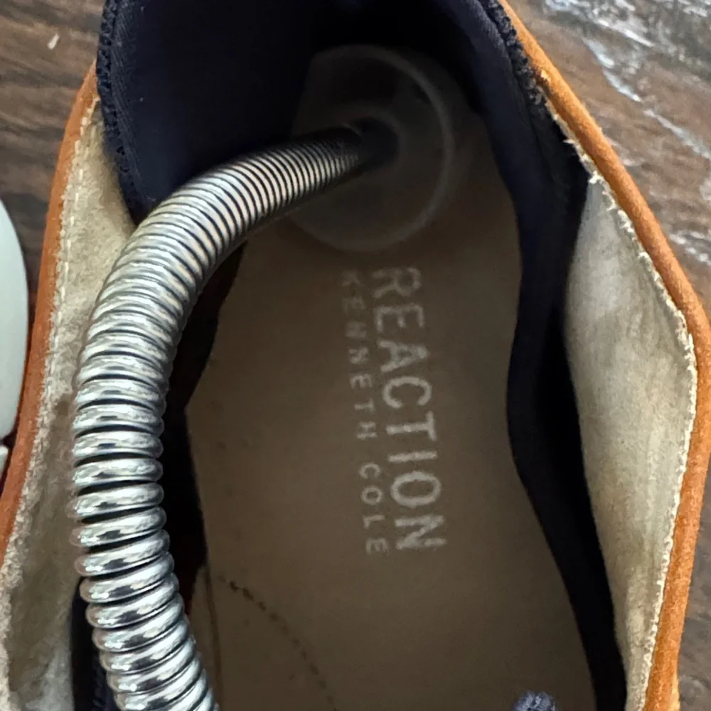 Like New Kenneth Cole Brown Leather Chukka Boots